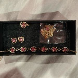 Woman's jewelry set